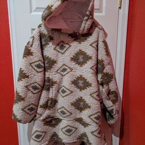 Cozy Geometric Patterned Hooded Jacket